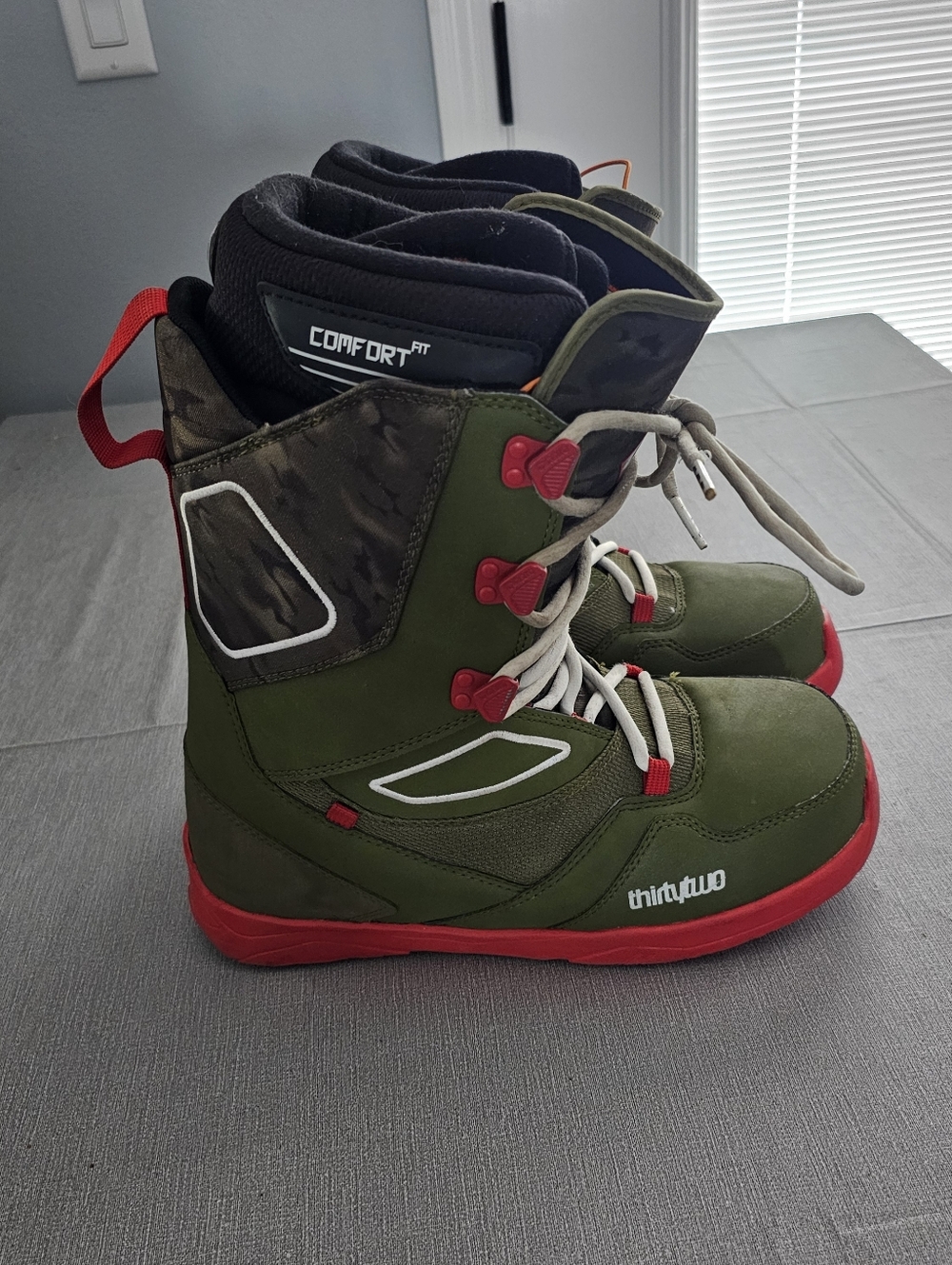THIRTY TWO Light JP Walker Snowboard Boots Green Red Men's Size 10
